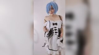 Follando a mi hermanastra otaku colegiala con cosplay de Rem de re:zero - 6 image