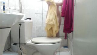 Teen slut got a huge cumshot on her face through the glory hole - 10 image