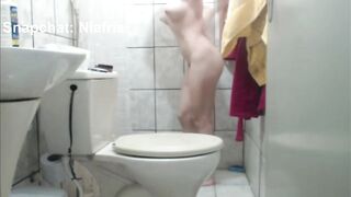 Teen slut got a huge cumshot on her face through the glory hole