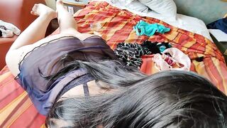 She loves to pose showing her ass and pussy for the camera