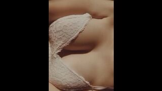 Sun kissed big boobs - 1 image