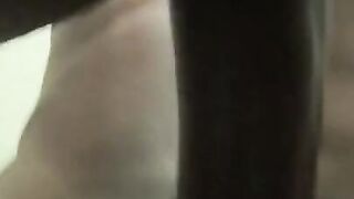 Big booty and she squirts - 5 image