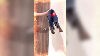 Android 18, the hot cosplay chick, is ready to show off her skills