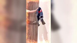 Android 18, the hot cosplay chick, is ready to show off her skills