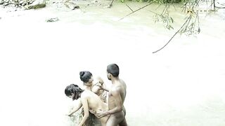 DESI GIRL SEX IN RIVER FULL OUTDOOR THREESOME - 9 image